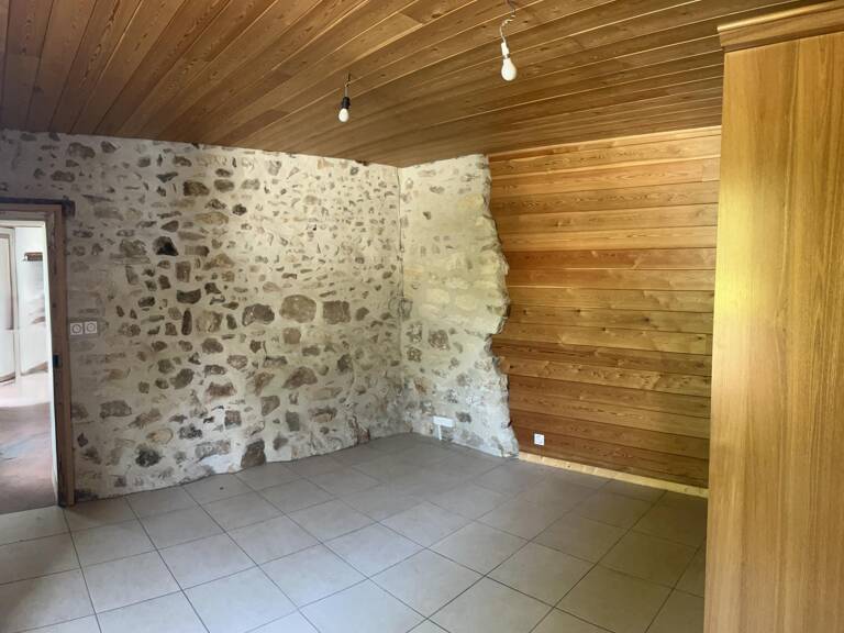 Longère en pierre - charme, potentiel et cadre privilegié — photo 1
