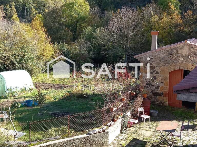 Ensemble immobilier avec jardin — photo 1