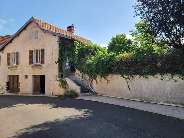 Maison 3 chambres, 2 salles d'eau, grange garages — photo du bien