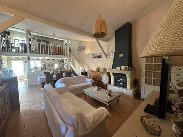 Maison en pierre de caractère   148 m2   Piscine   Jardin — photo du bien