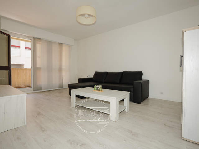 Appartement 2 pièces de 56 m2   Proche Churchill — photo du bien