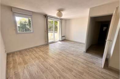 Appartement 4 pièces 906 €