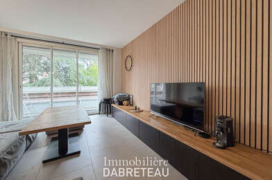 Appartement 7 pièces 490 €