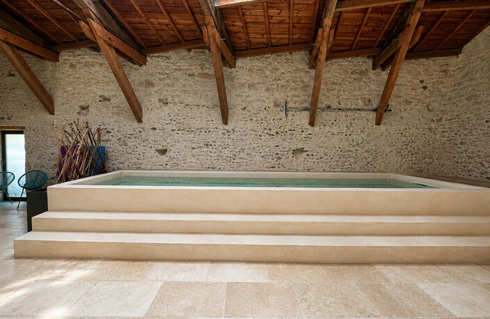 Propriété d'exception - Ancien corps de ferme réinventé en demeure contemporaine confidentielle — photo 3