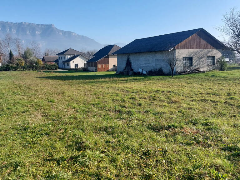 Terrain constructible Le Bourget - La Motte Servolex — photo 1