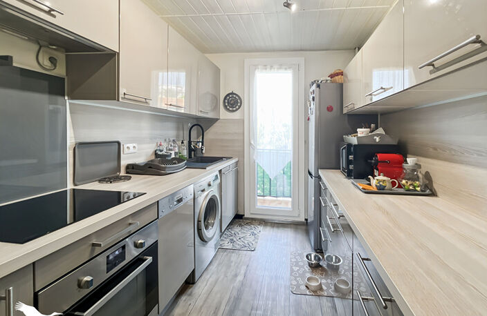 T3 traversant Sud Nord de 59 m² avec 2 balcons (2ème étage) ? Bd Mireille Lauze — photo 4
