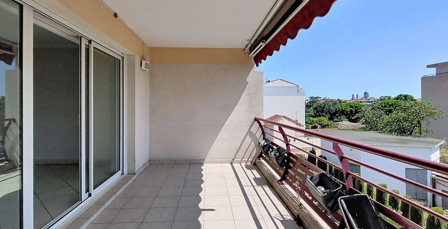 VENTE - FREJUS PLAGE - APPARTEMENT 3 PIECES AVEC GARAGE — photo 1