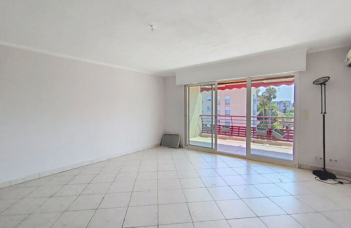 VENTE - FREJUS PLAGE - APPARTEMENT 3 PIECES AVEC GARAGE — photo 2