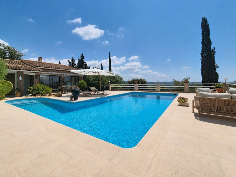 VENTE - FREJUS - Villa 116.50m2 avec appartement 2 pièces indépendant - piscine et magnifique vue dégagée - ga — photo 1