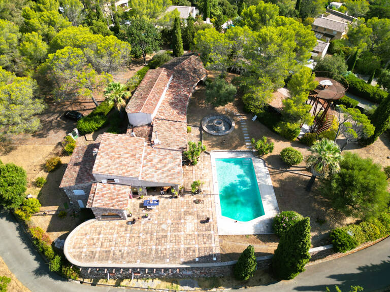 Villa d'exception avec vue panoramique sur la mer et les montagnes — photo 1