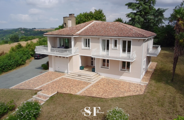AGEN - BELLE VILLA AVEC PISCINE ET TERRAIN — photo 4