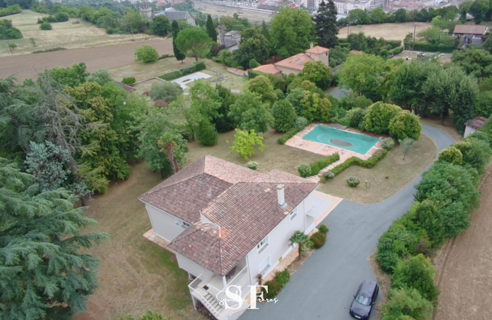 AGEN - BELLE VILLA AVEC PISCINE ET TERRAIN — photo 5