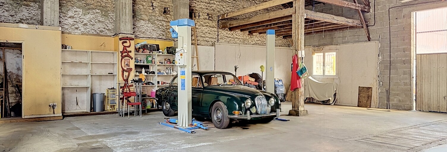 Garage  177 m² à vendre à Fontenay-le-Comte (85200)