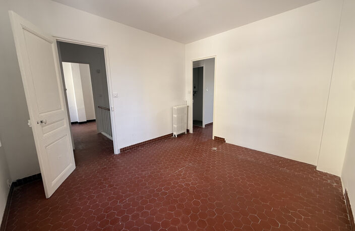 TOULON OUEST- Spacieuse maison de ville avec jardin — photo 3