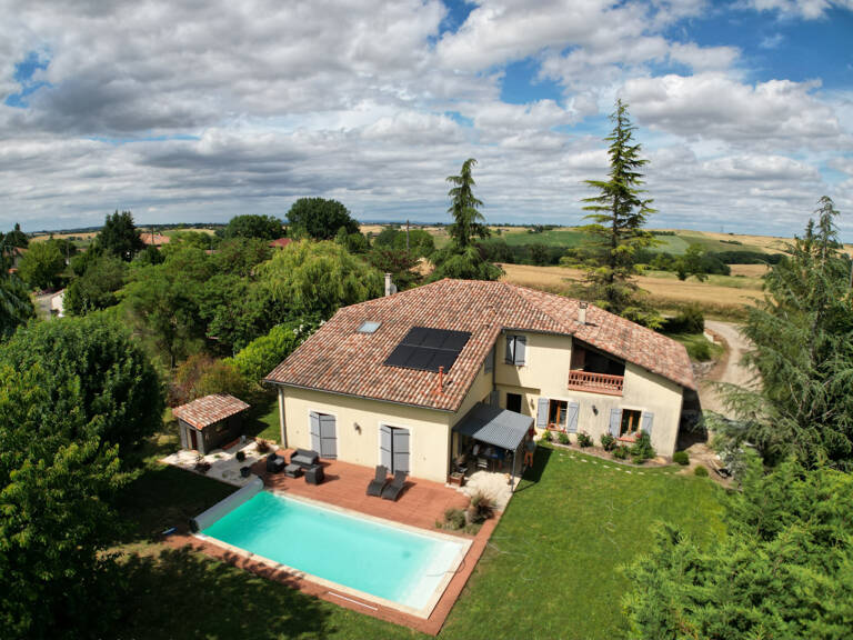 Maison familiale 5 pièces, piscine et grand garage de 11O m2 — photo 1