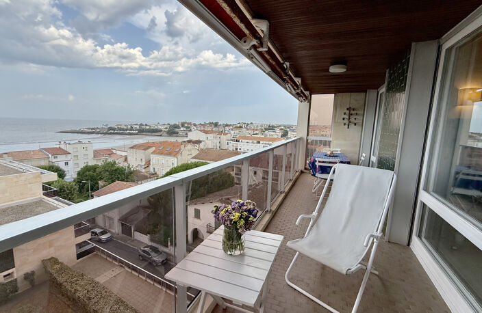 PLAGE DE PONTAILLAC APPARTEMENT TYPE 3 VUE MER AVEC TERRASSE — photo 2