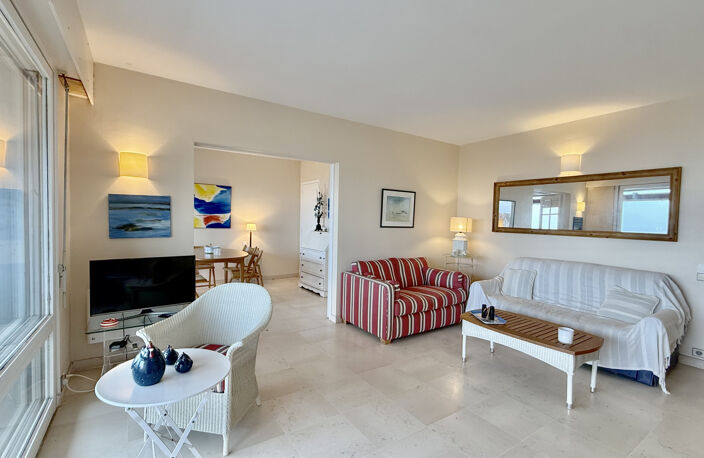 PLAGE DE PONTAILLAC APPARTEMENT TYPE 3 VUE MER AVEC TERRASSE — photo 4