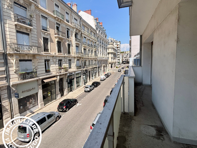 À VENDRE EN EXCLUSIVITÉ   T4 79,60 M2 AVEC BALCON   RUE CLOS BEY   GRENOBLE CENTRE — photo du bien