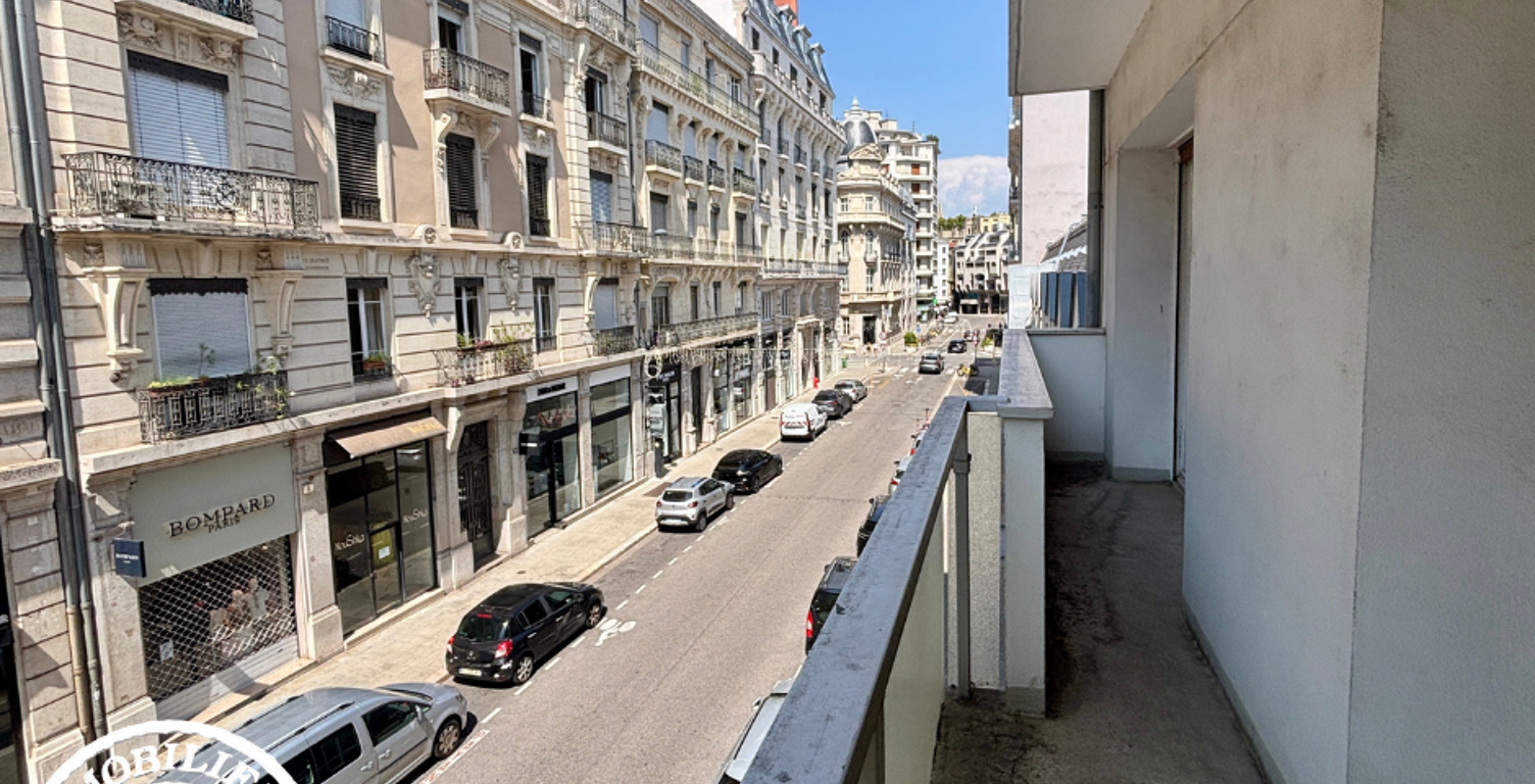 À VENDRE EN EXCLUSIVITÉ   T4 79,60 M2 AVEC BALCON   RUE CLOS BEY   GRENOBLE CENTRE — photo 1