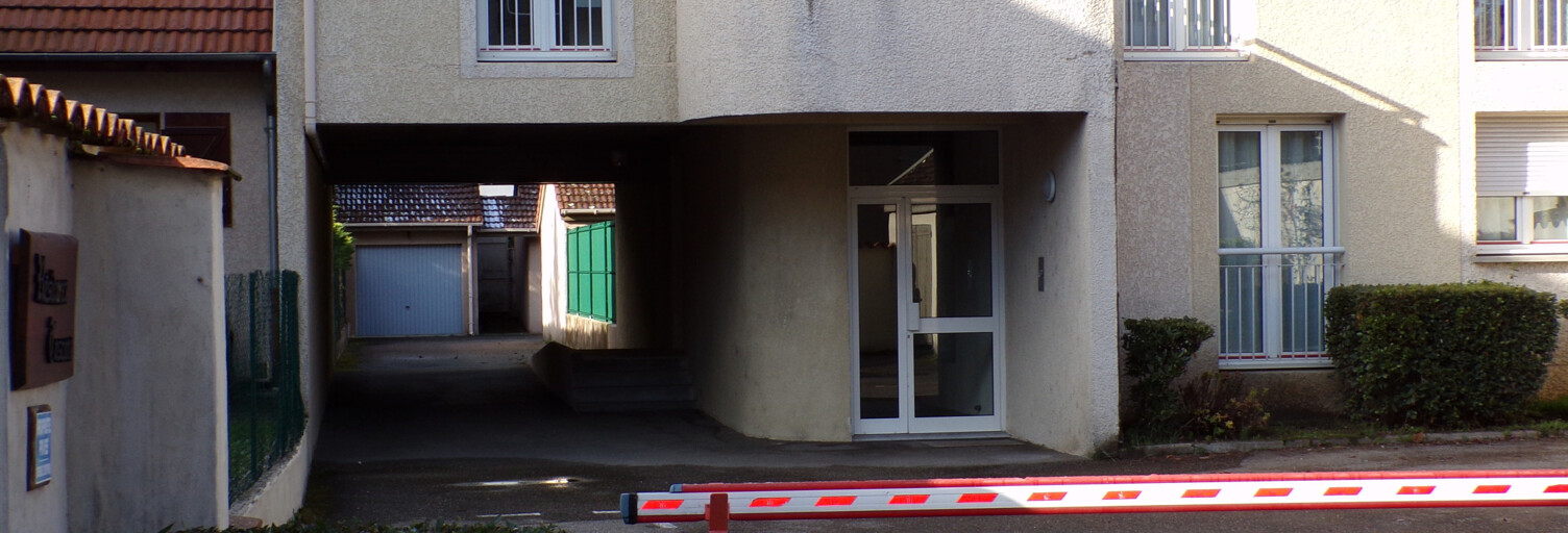 Garage  15 m² à louer à Vif (38450)