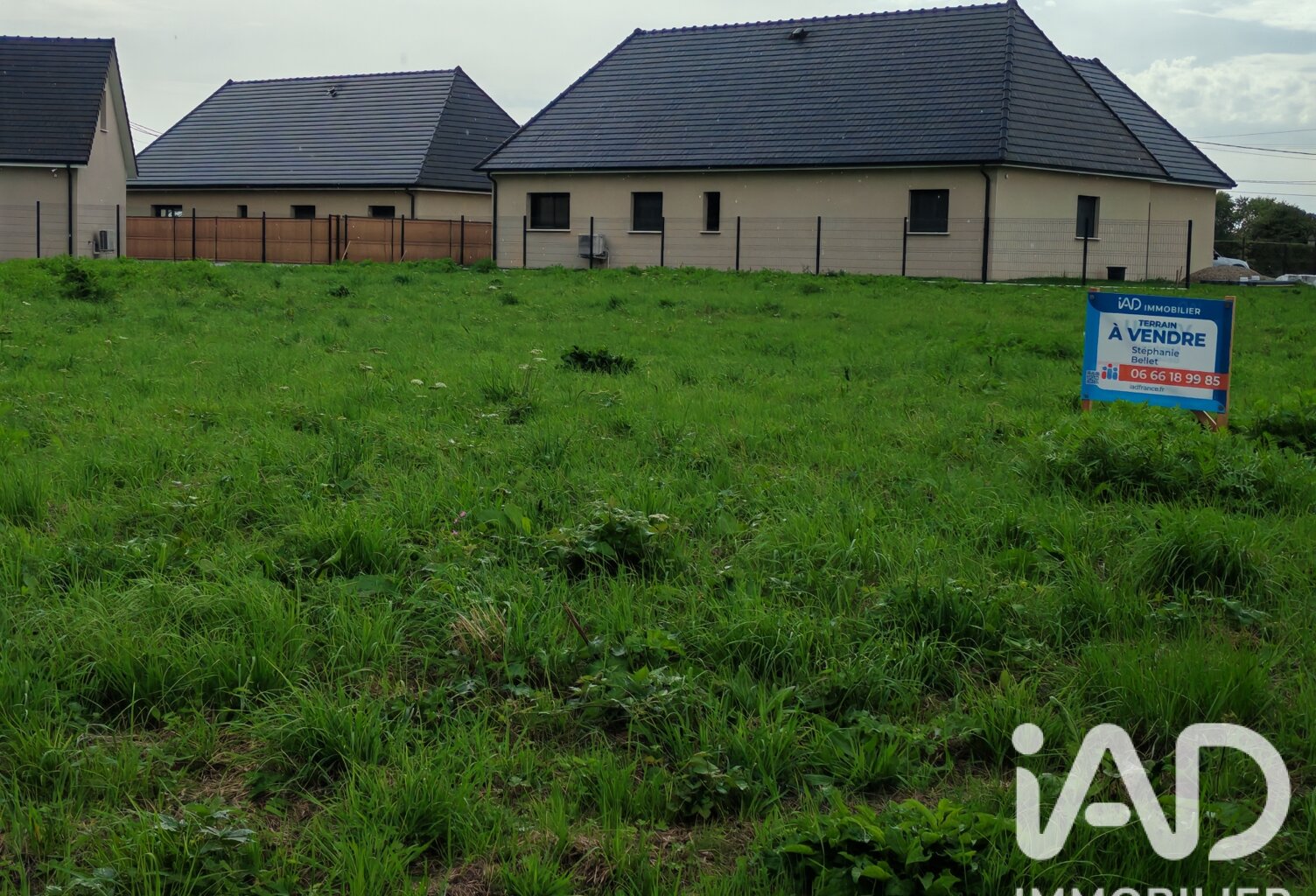 Vente Terrain à bâtir 704 m&sup2; — photo 1