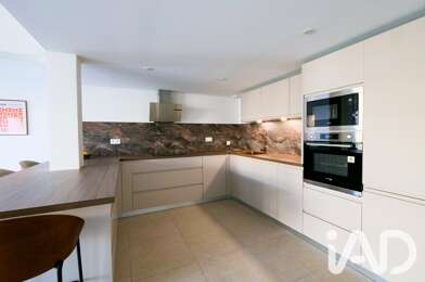 Appartement 3 pièces 352600 €