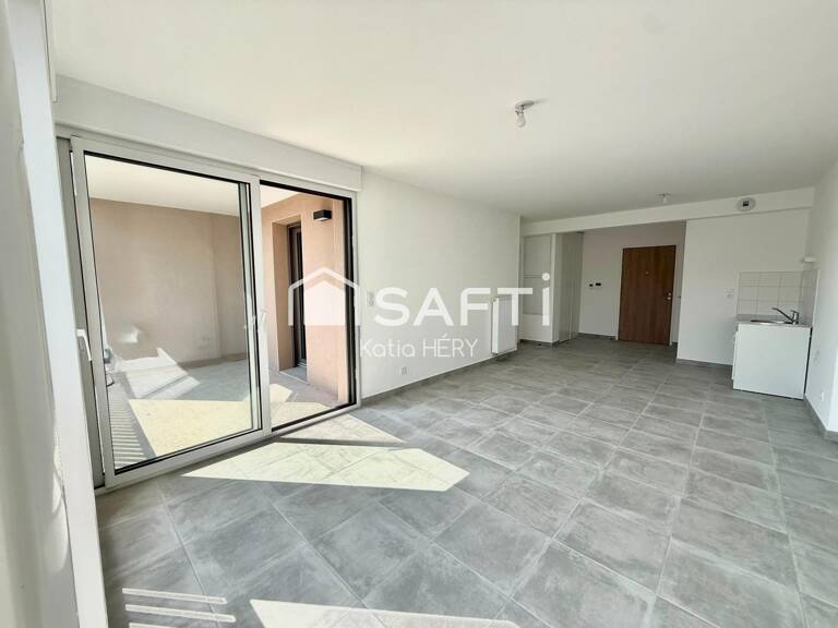 APPARTEMENT AVEC BALCON, CAVE, 2 PARKINGS — photo 1