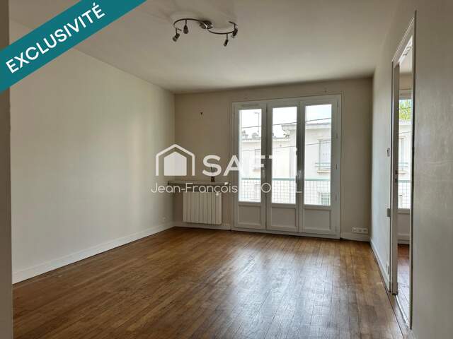 Appartement 2 ème Étage,  séjour, cuisine, deux chambres,sdb, garage, cave. — photo du bien