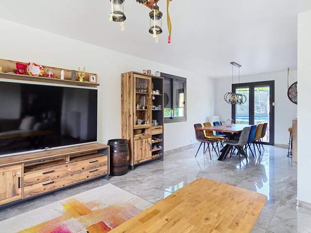 Confort moderne dans un cadre verdoyant — photo du bien