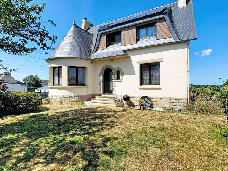 maison avec de grands volumes — photo 1