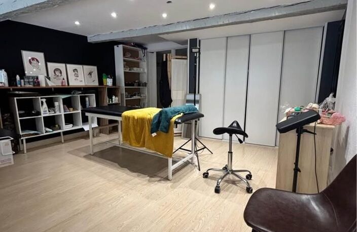 Local commercial 56m² avec vitrine, climatisé — photo 4