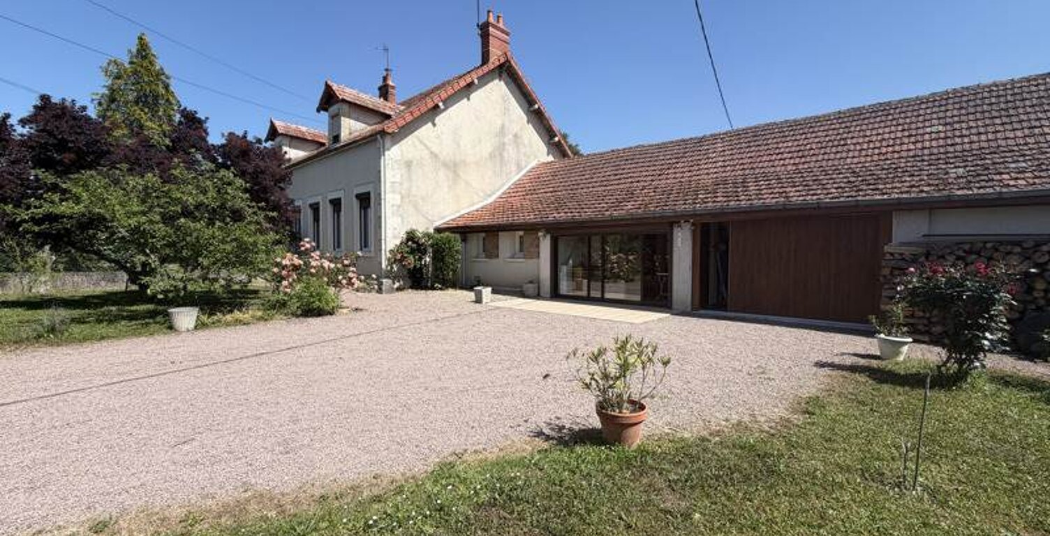 Vente maison 8 pièces 270 m² La Celle (18200) — photo 1