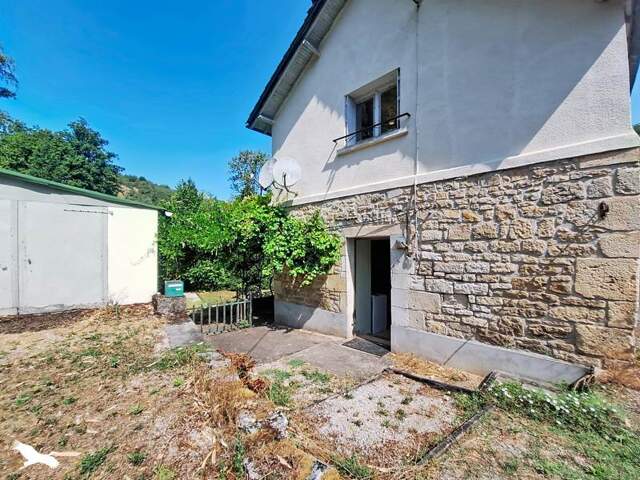 Maison en pierre de 4 pièces principales — photo du bien