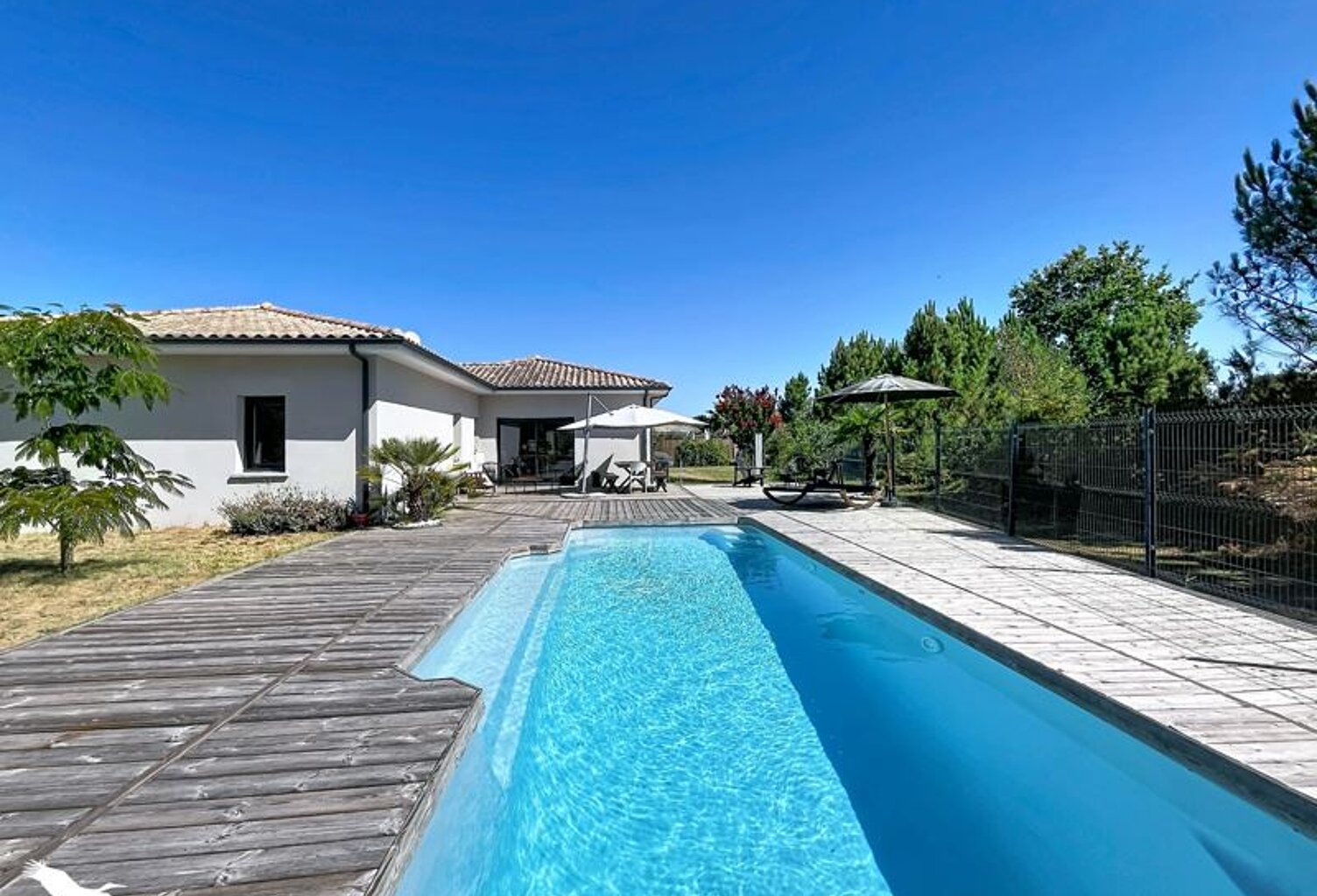 Contemporaine de 6 pièces principales — photo 1
