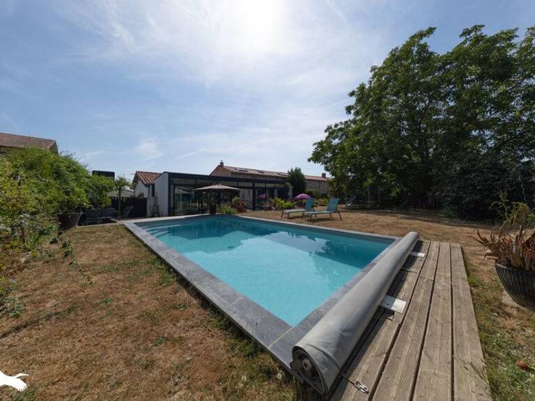 Maison en pierre de 7 pièces principales — photo 1