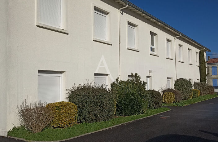Appartement Saint Jean D Angely 4 pièce(s) 78 m2 — photo 2