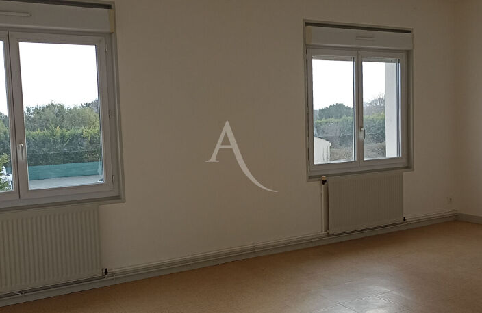 Appartement Saint Jean D Angely 4 pièce(s) 78 m2 — photo 3