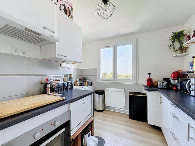 Appartement T3 lumineux avec garage, cave et parking . — photo du bien
