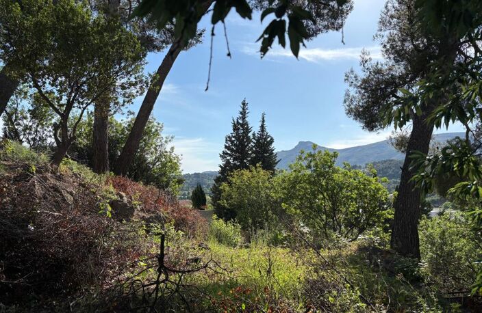 ROQUEVAIRE Terrain à bâtir 1311 m² fort potentiel — photo 2