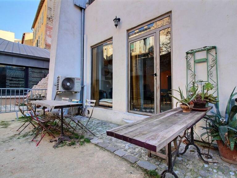 Bien Commercial À Vendre appartement de 57m² avec une bel terrasse de 15m² situé rue Thubaneau 13001 Marseille 1er — photo 1
