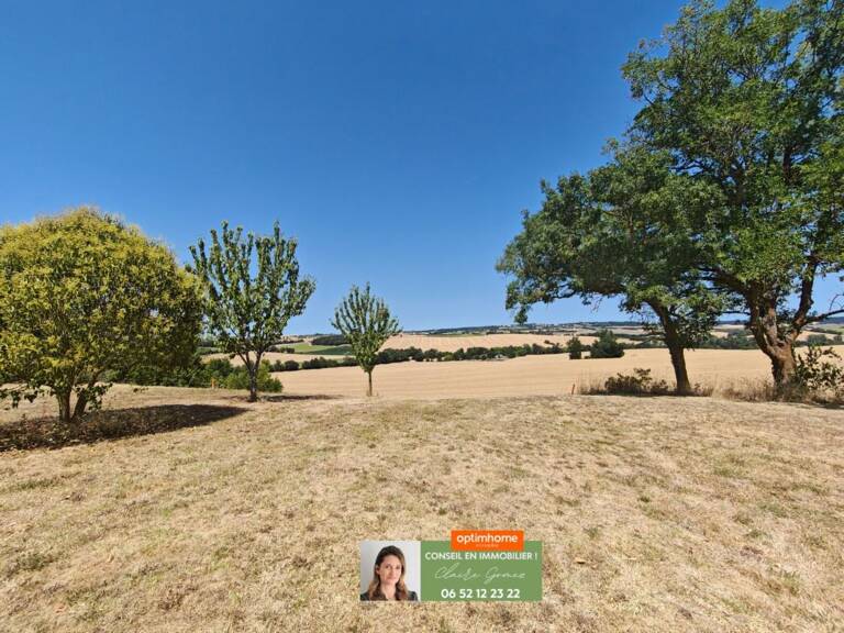 Terrain constructible de 2 700 m² avec vue dominante – À 3 min de Cologne (32) — photo 1