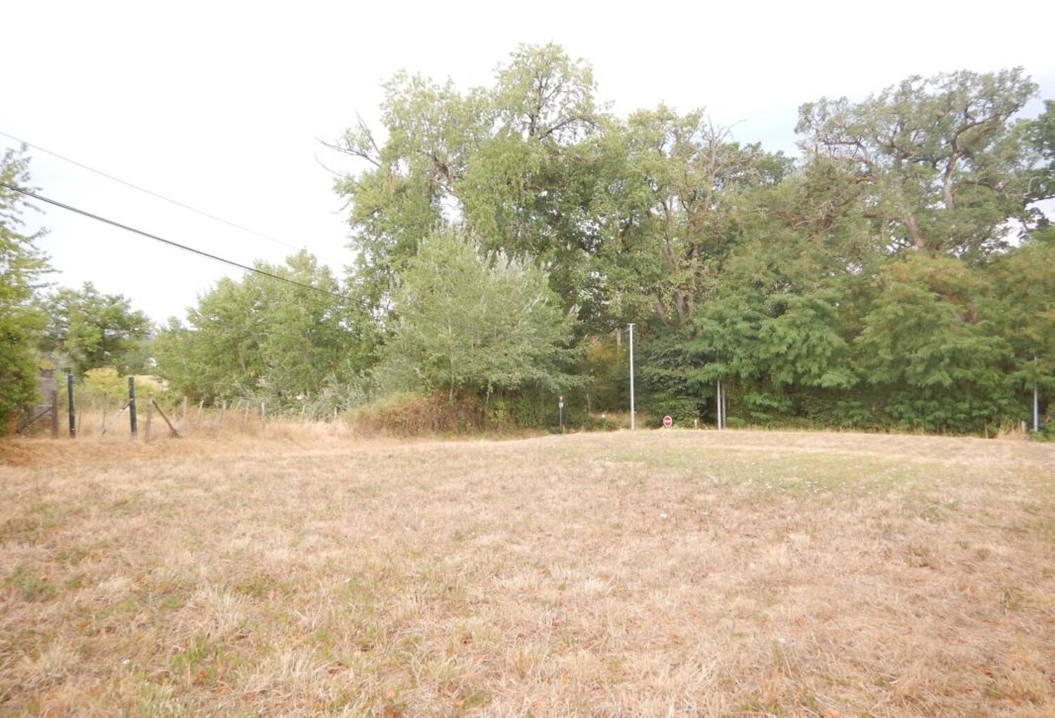 Terrain à bâtir situé sur la commune de Champcevinel (24) — photo 1