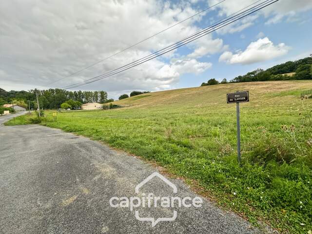 Terrain à vendre  SAINT CAPRAIS DE LERM (47) — photo du bien