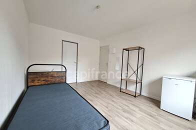 Appartement 7 pièces 460 €