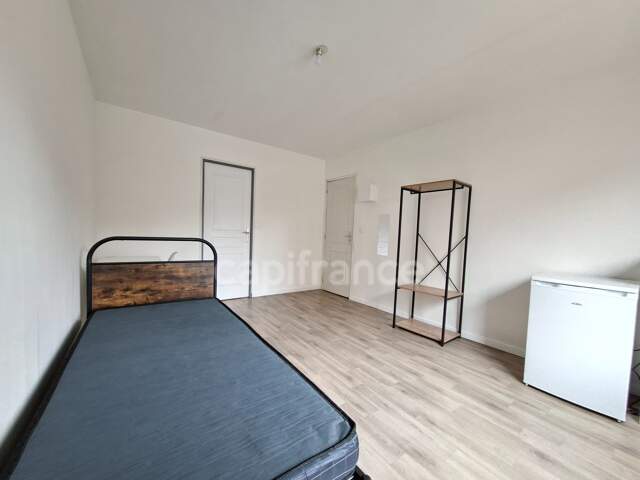 Chambre 19 m² avec salle d'eau et WC privatifs – Colocation meublée – 460 € CC – Roubaix — photo du bien