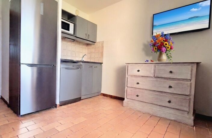 APPARTEMENT T2 + PARKING + PISCINE à vendre SIX-FOURS-LES-PLAGES (83) — photo 4