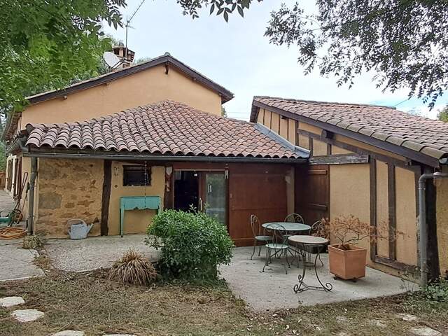 à VENDRE  proche  Aignan 32,    propriété de charme  sur 3646 m² de terrain avec piscine et Gîte séparé — photo du bien