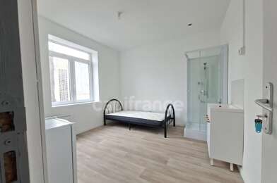 Appartement 7 pièces 390 €