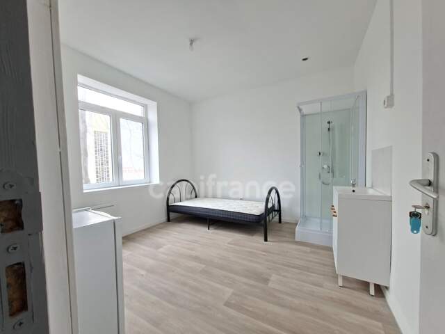 Chambre 11,5 m² avec salle d'eau – Colocation meublée – 390 € CC – Roubaix — photo du bien