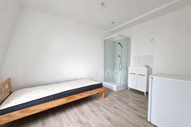 Appartement 7 pièces 370 €